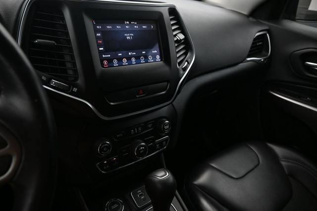 Used 2019 Jeep Cherokee Latitude Plus AWD/4WD image 11
