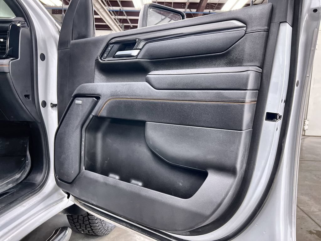 Used 2025 GMC Sierra 2500 AT4 AWD/4WD image 31