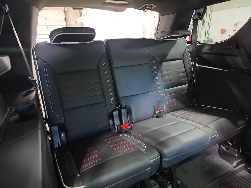 New 2026 GMC Yukon AT4 Ultimate AWD/4WD image 12