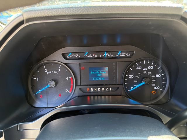 Used 2017 Ford F550 4x4 Regular Cab Super Duty image 17