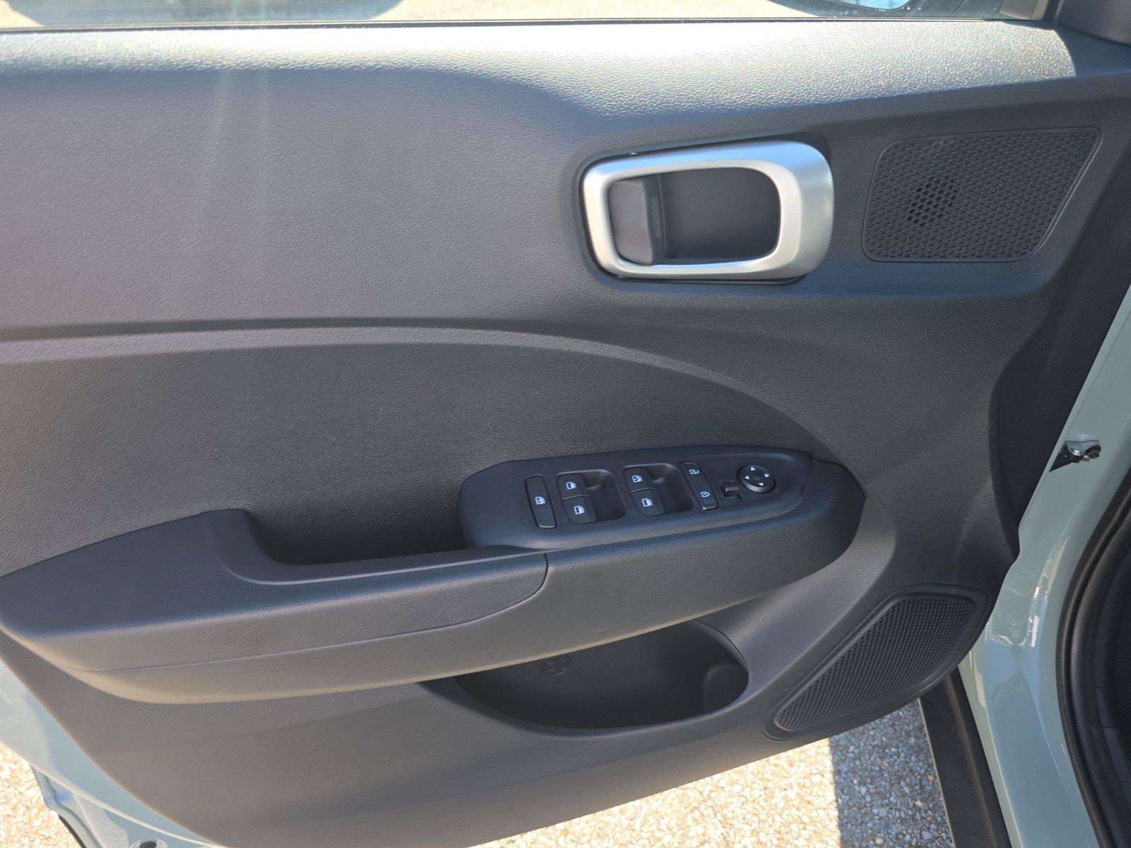 New 2026 Hyundai Venue SEL FWD image 11