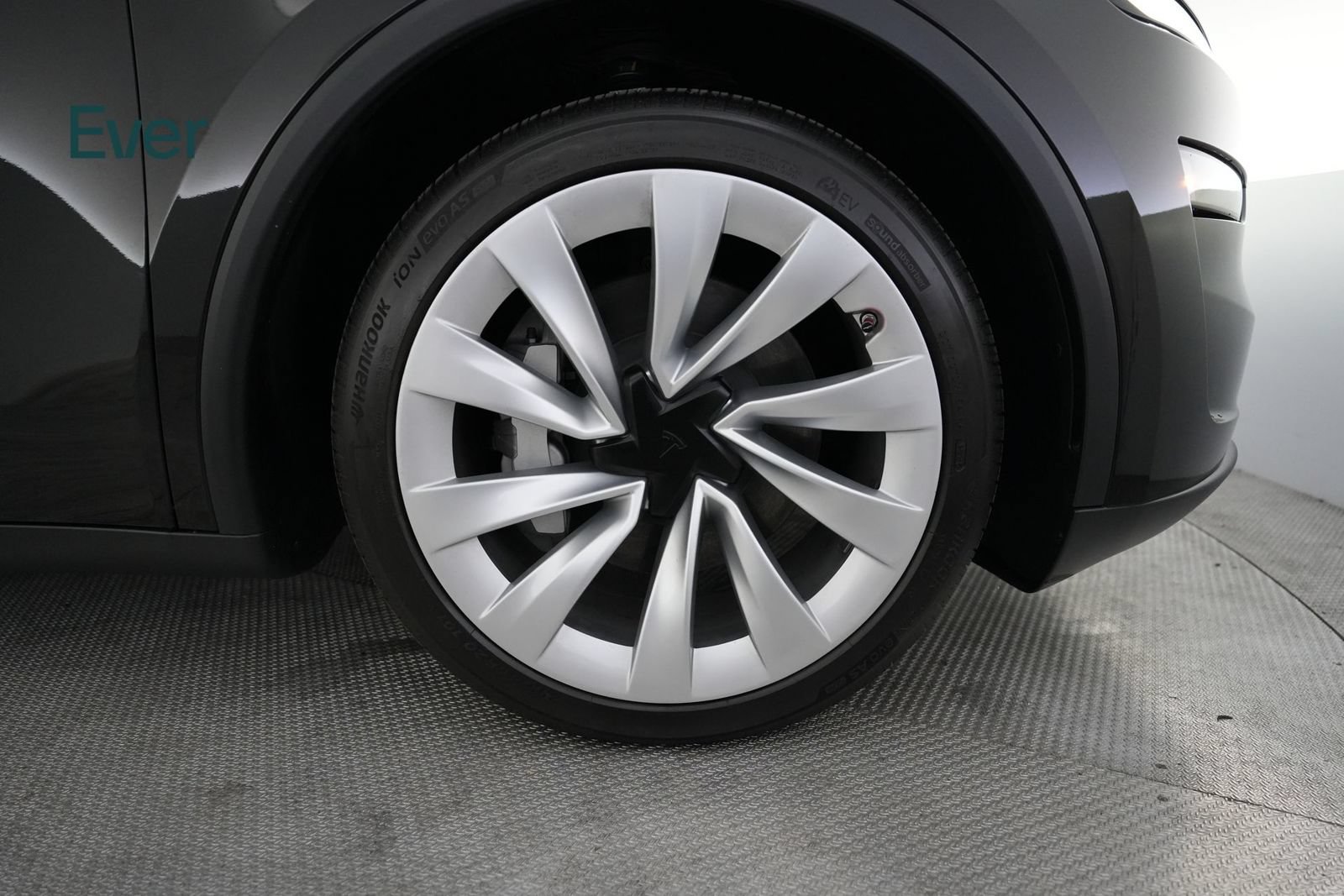 Used 2026 Tesla Model Y 2WD image 20