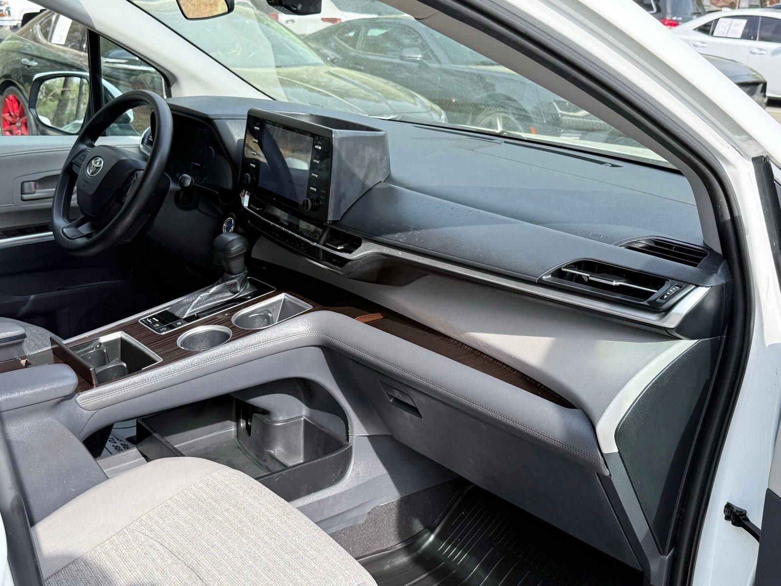 Used 2022 Toyota Sienna LE FWD image 20