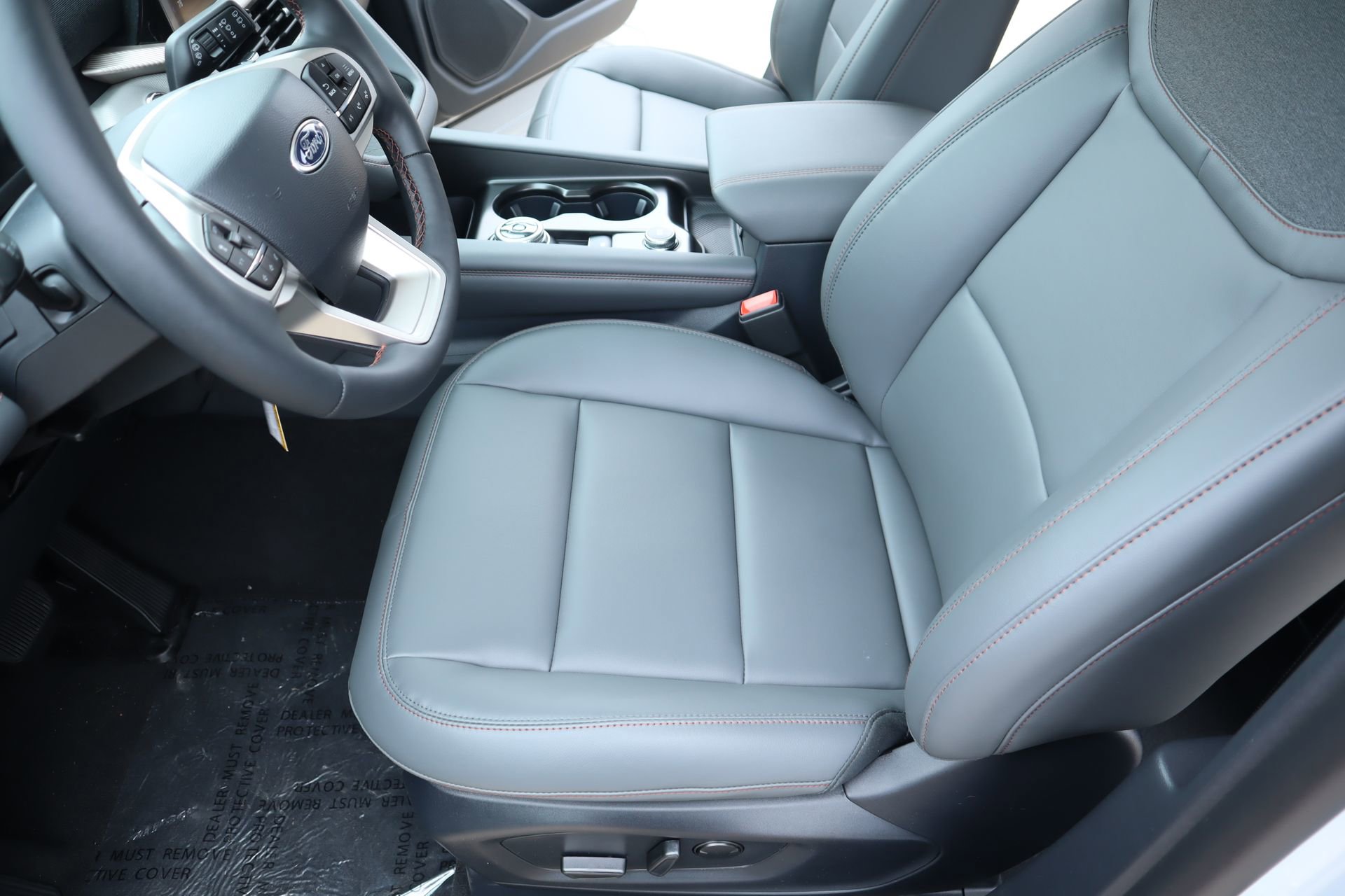 New 2026 Ford Explorer Active RWD image 12