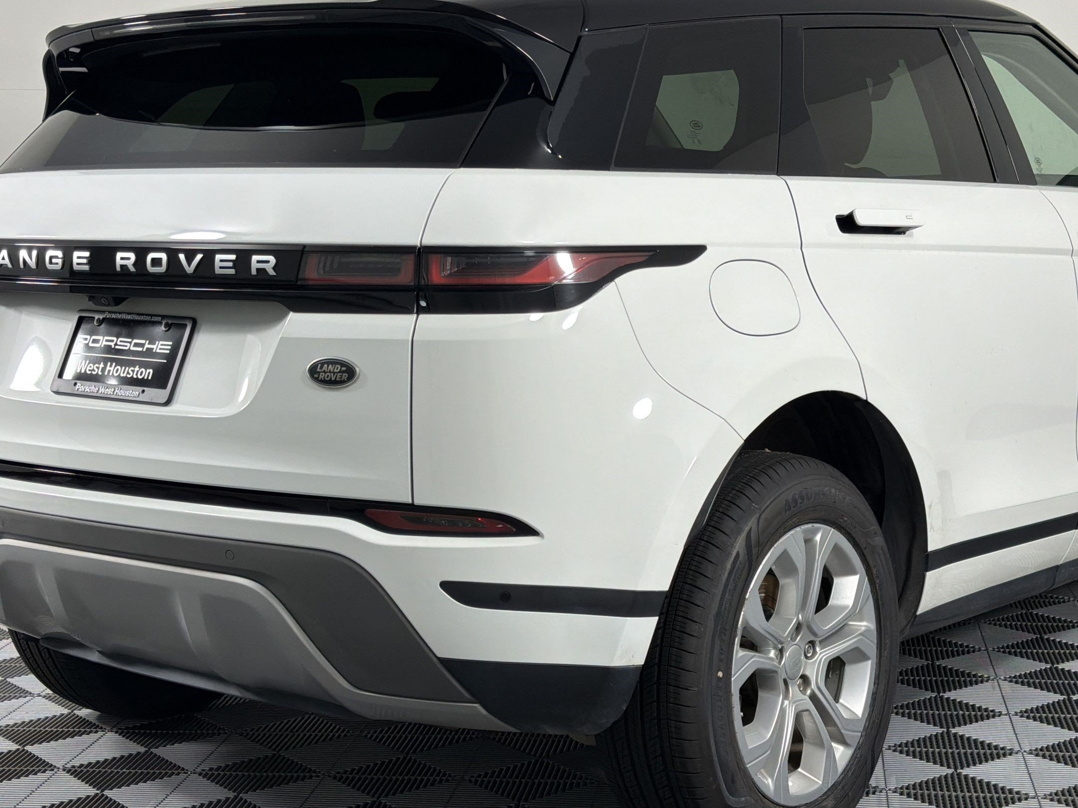 Used 2020 Land Rover Range Rover Evoque S AWD/4WD image 24