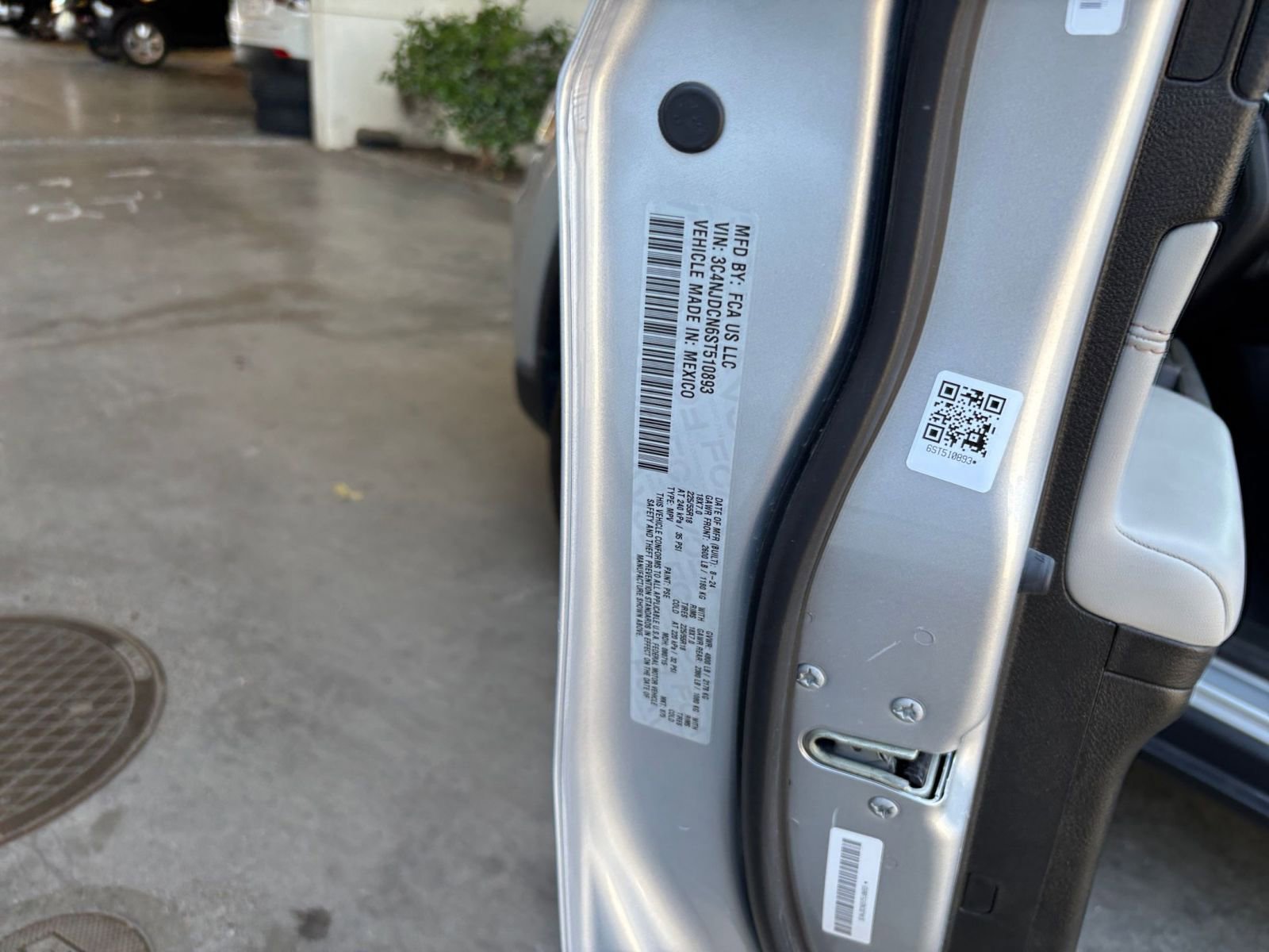 Used 2025 Jeep Compass Limited AWD/4WD image 30