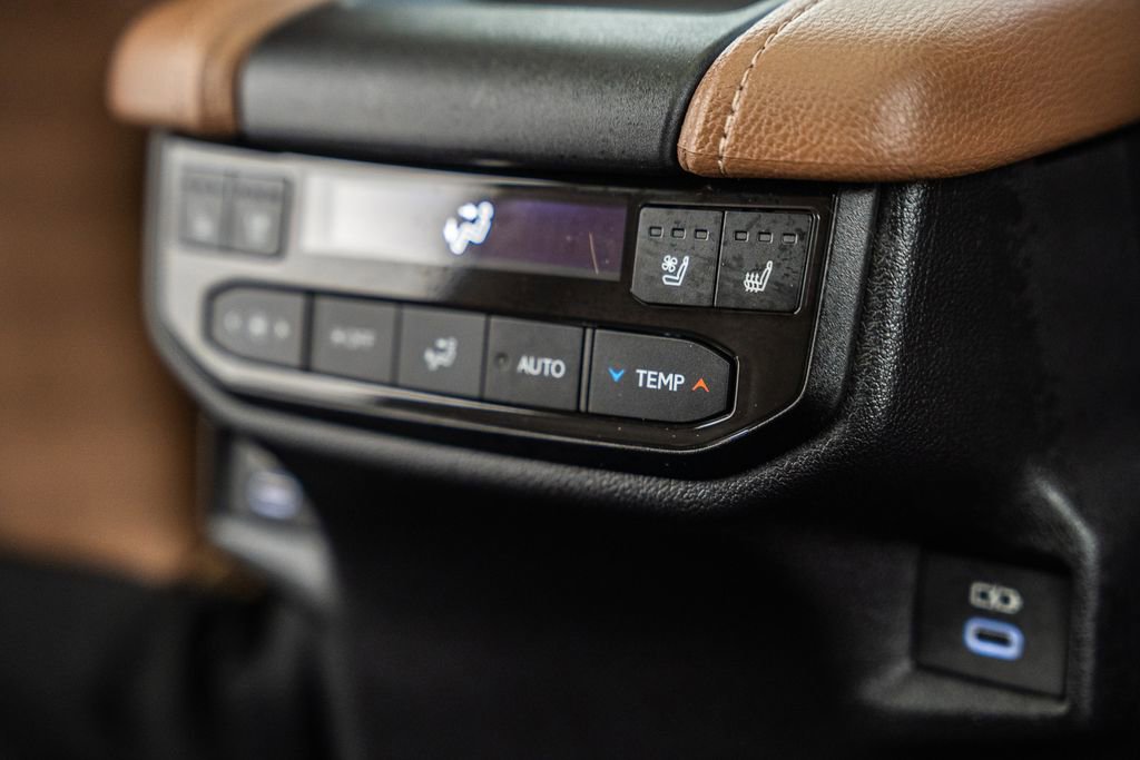 Used 2026 Toyota Grand Highlander AWD image 37