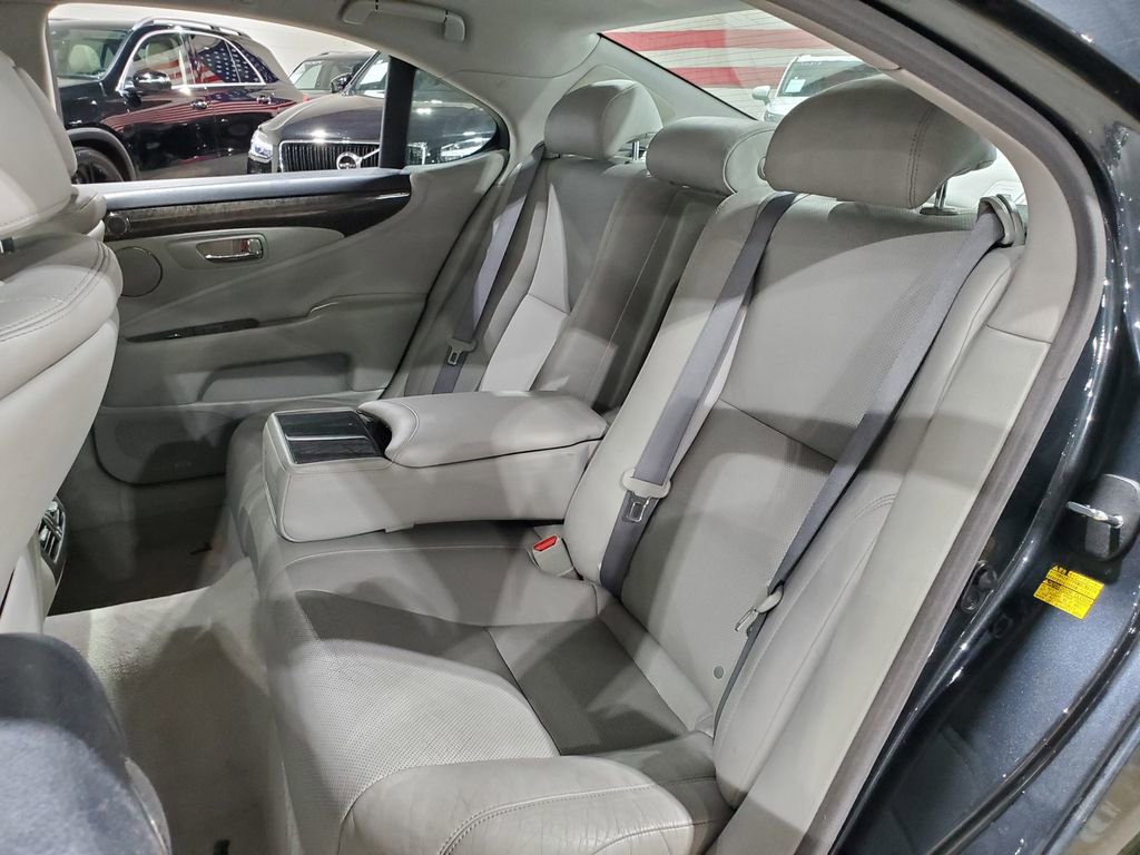 Used 2011 Lexus LS 460 AWD w/ Luxury Value Edition image 22