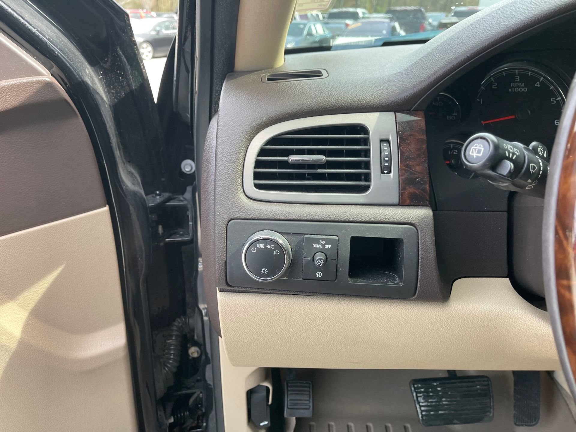 Used 2013 GMC Yukon Denali image 18