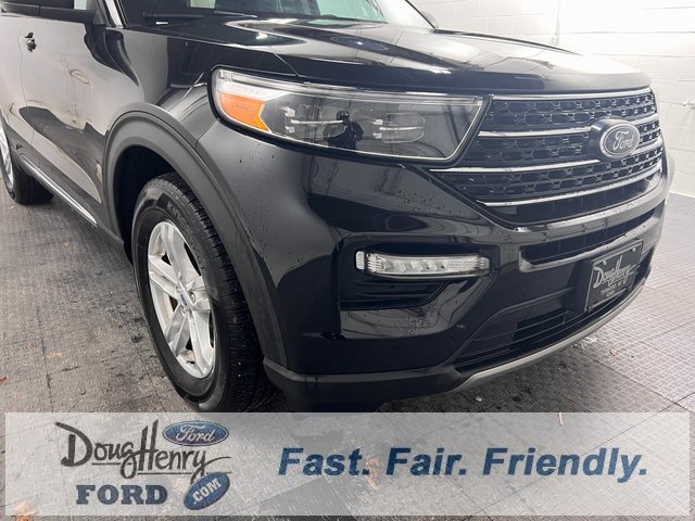 Used 2023 Ford Explorer XLT w/ Equipment Group 202A image 8