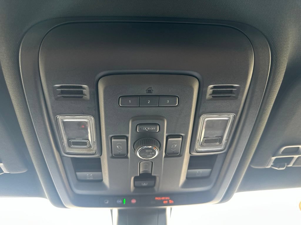 Used 2022 GMC Yukon Denali AWD/4WD image 9