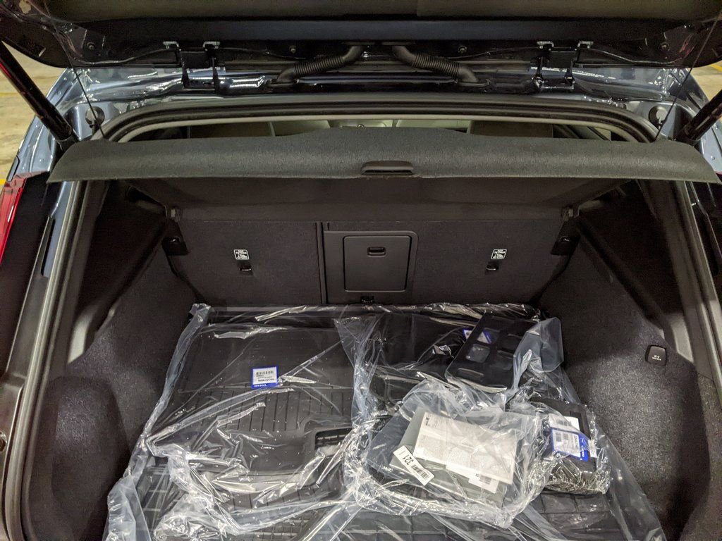 New 2026 Volvo XC40 B5 Ultra w/ Protection Package Premier image 26