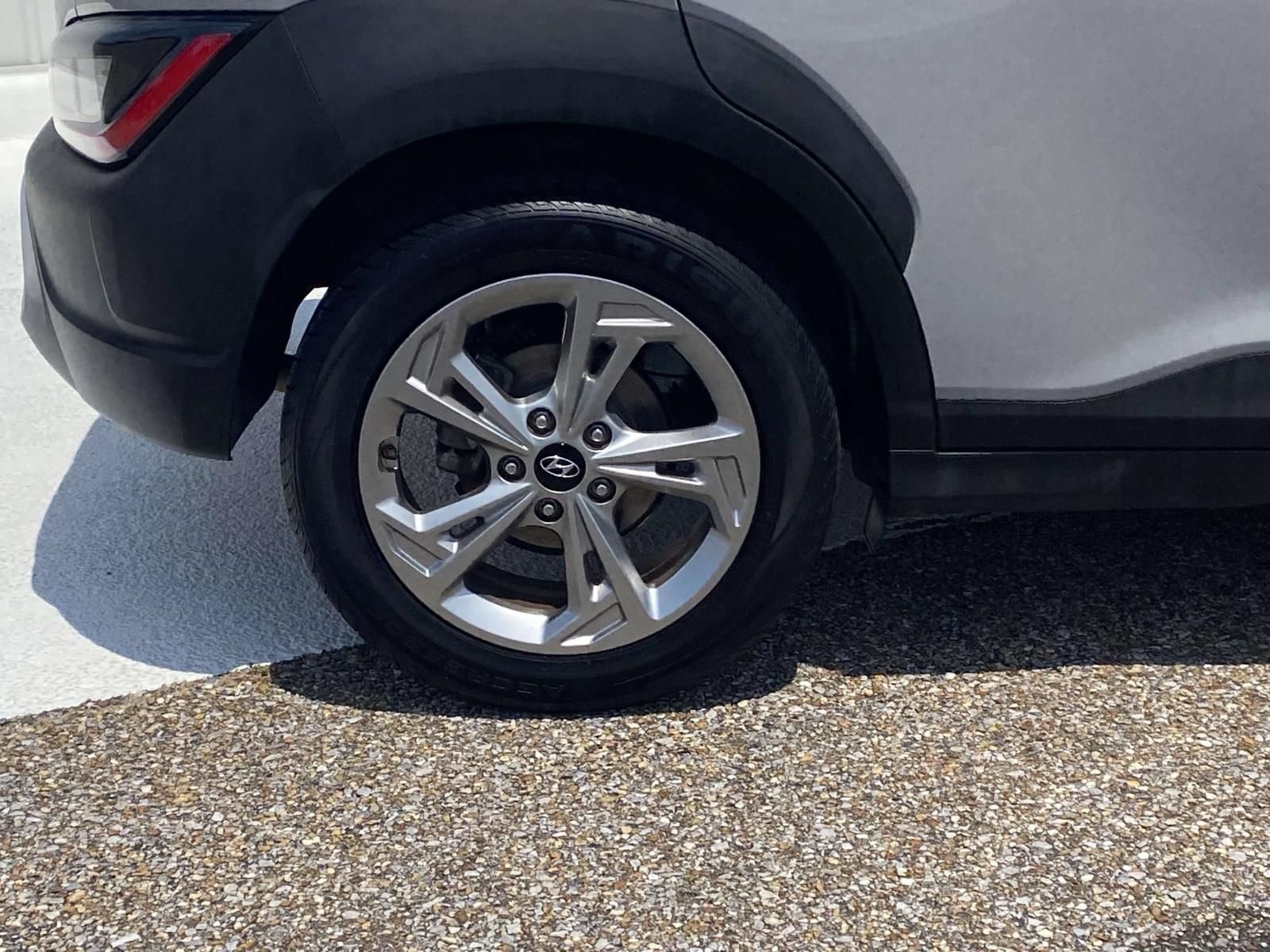 Used 2023 Hyundai Kona SEL FWD image 9