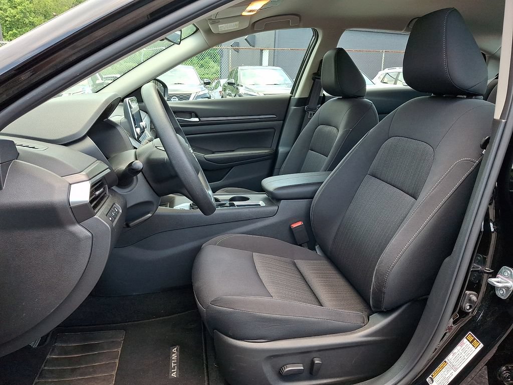 Certified 2025 Nissan Altima 2.5 SV FWD image 15