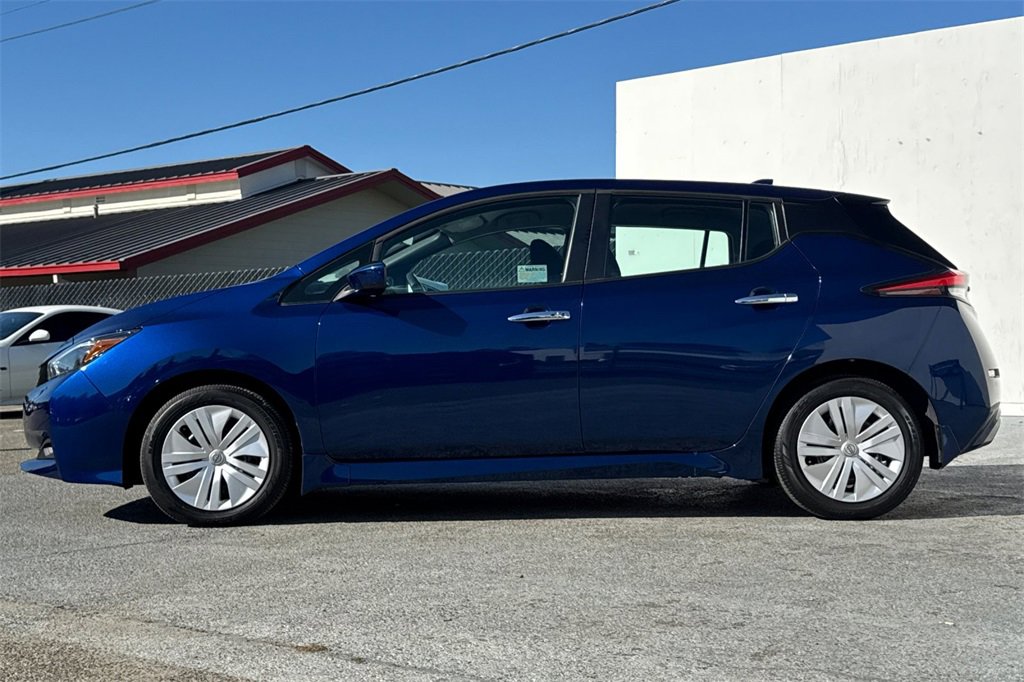 Used 2023 Nissan Leaf S image 7