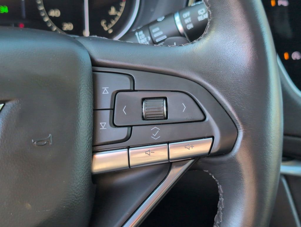 Certified 2023 Cadillac XT6 Luxury image 11