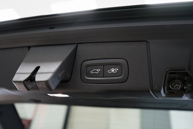 Used 2022 Volvo XC60 T8 Inscription Expression image 55