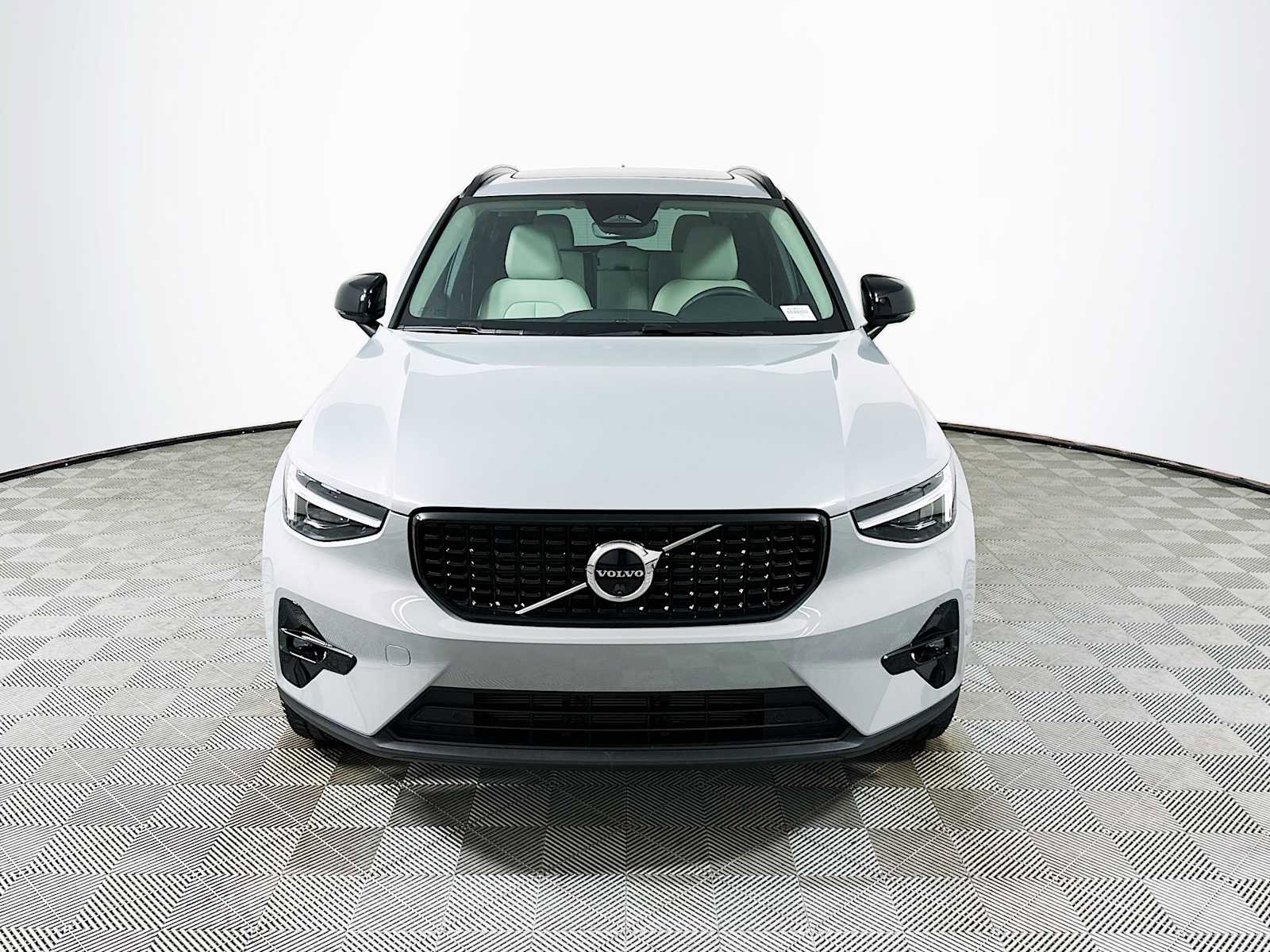 New 2026 Volvo XC40 B5 Plus w/ Protection Package Premier image 2