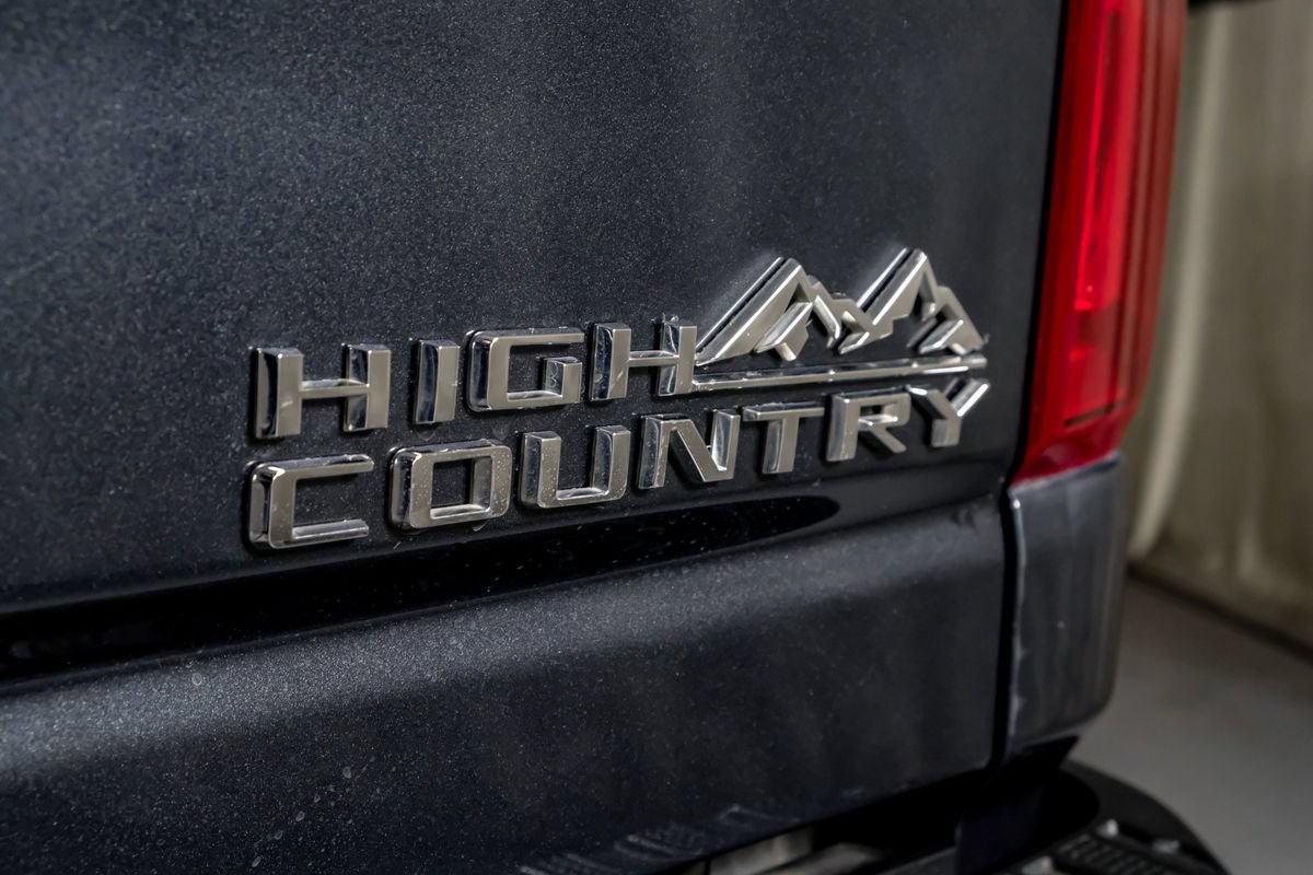 Used 2020 Chevrolet Silverado 2500 High Country w/ Technology Package AWD/4WD image 47