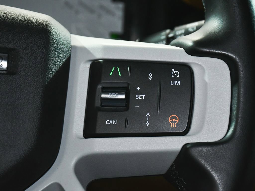 Used 2024 Land Rover Defender 130 X-Dynamic SE image 37