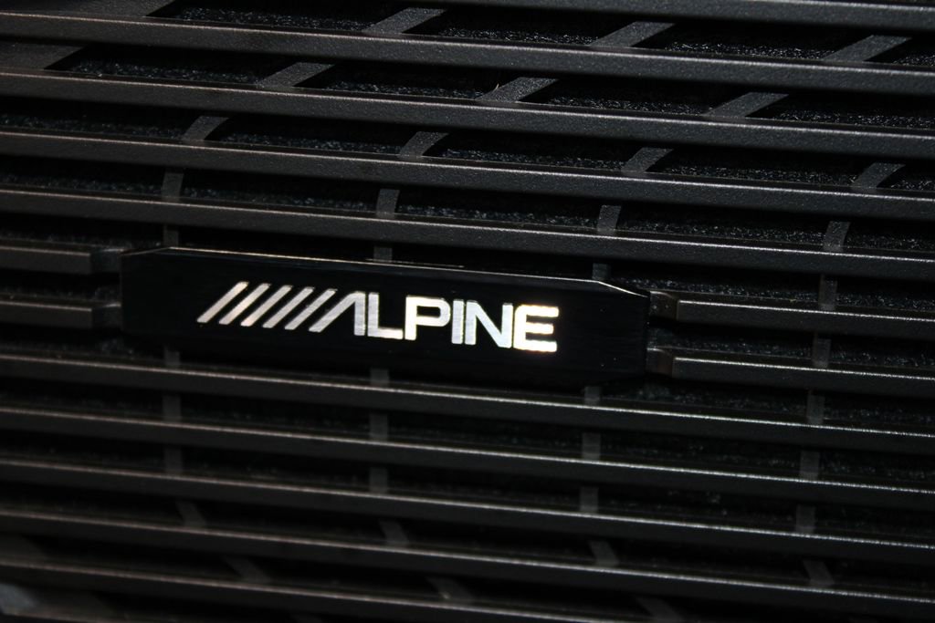 Used 2025 Jeep Wagoneer L Series II w/ 8-pass Seating Package image 50