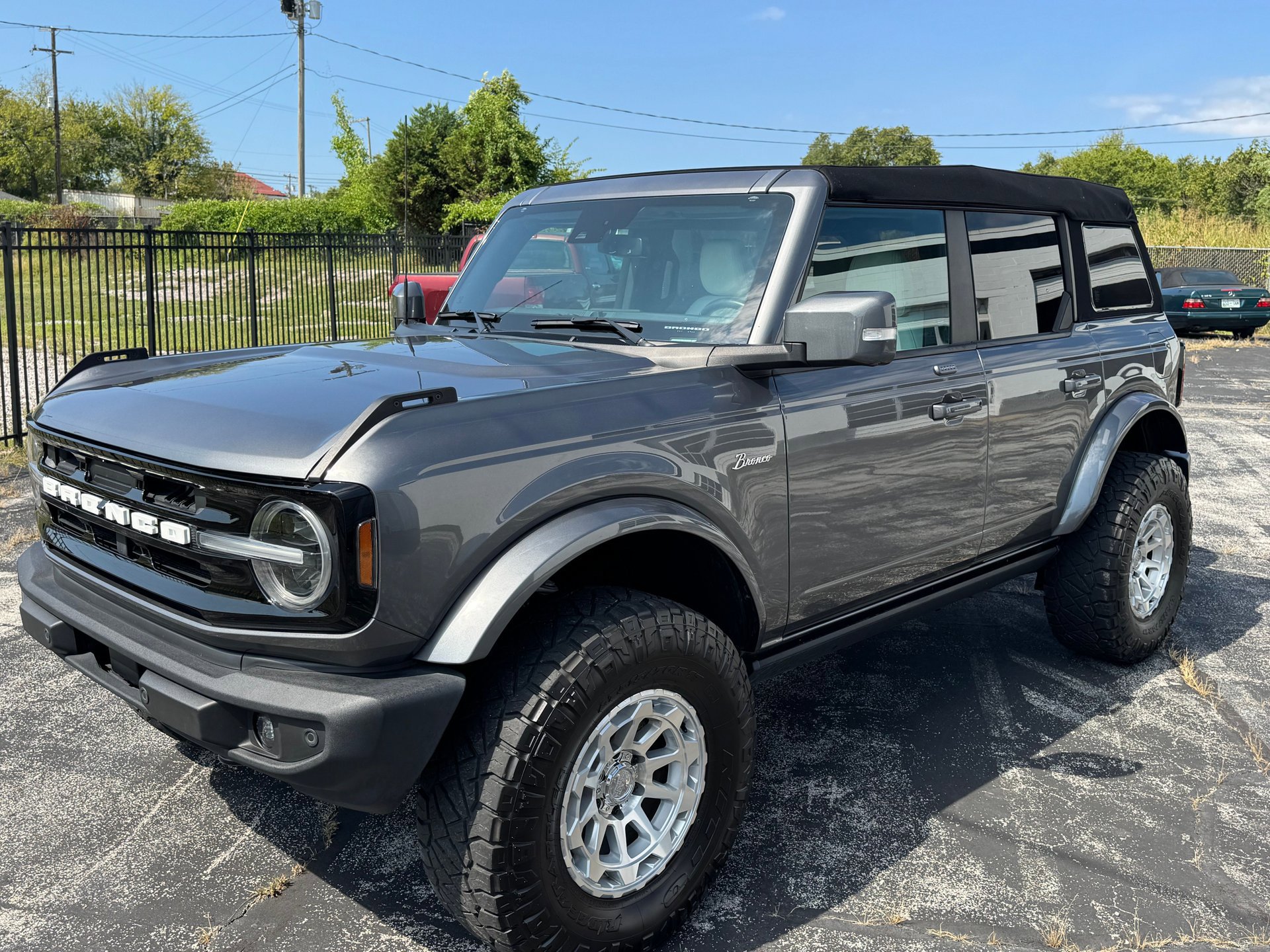 Used 2022 Ford Bronco Outer Banks image 1