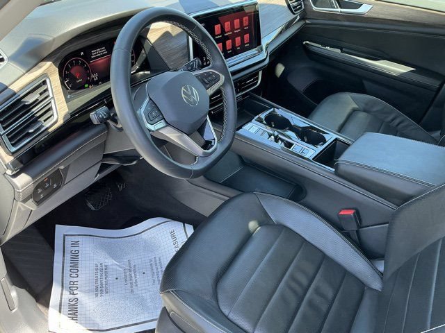 Used 2024 Volkswagen Atlas SEL AWD/4WD image 16