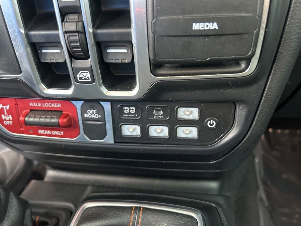 Used 2020 Jeep Gladiator Mojave w/ Trailer Tow Package image 42