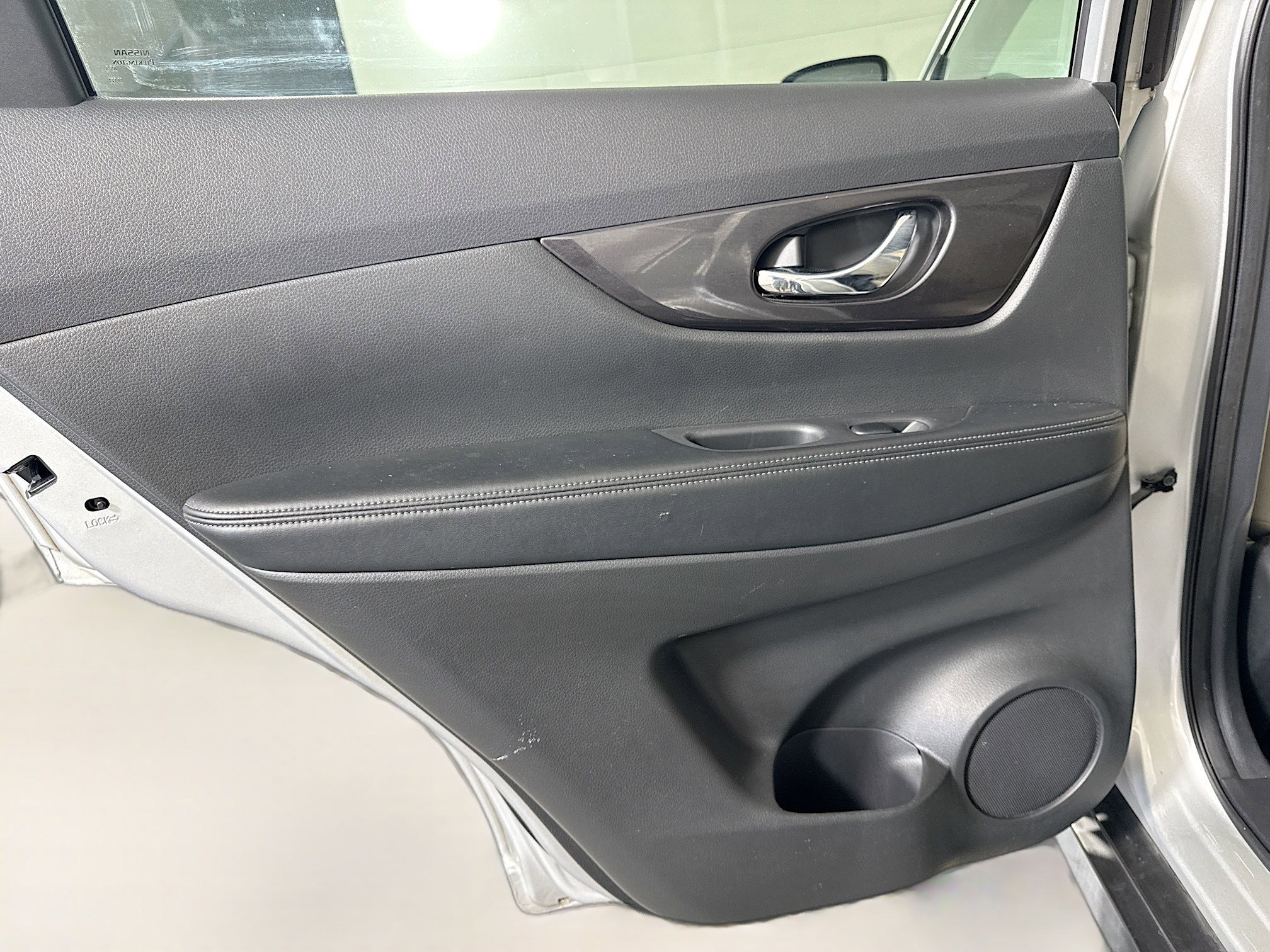 Used 2019 Nissan Rogue SV image 26