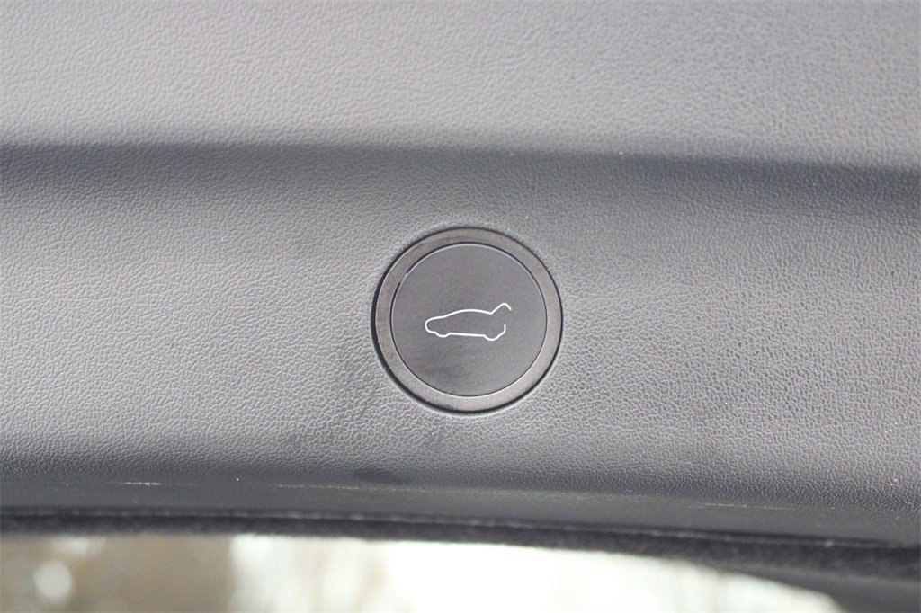 Used 2025 Tesla Model Y Long Range image 29