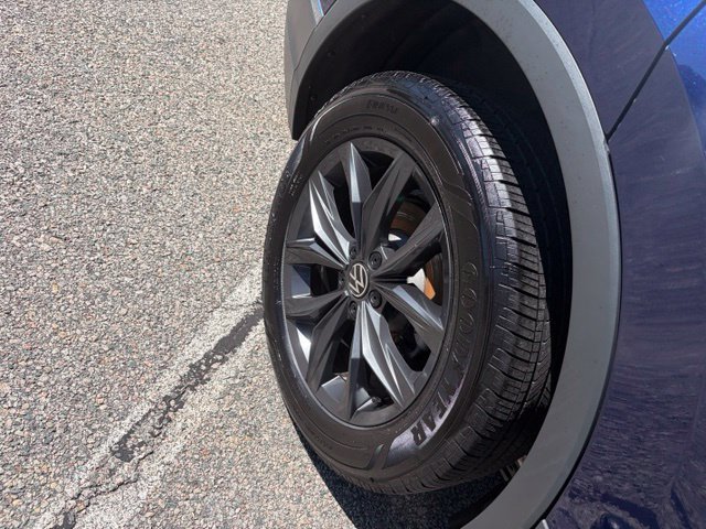 Certified 2024 Volkswagen Tiguan SE AWD/4WD image 11