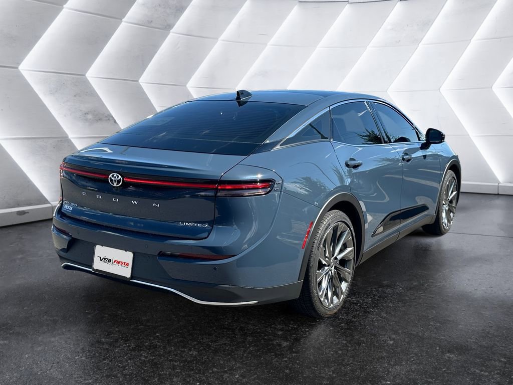 Used 2025 Toyota Crown Limited w/ Advanced Technology Package image 4