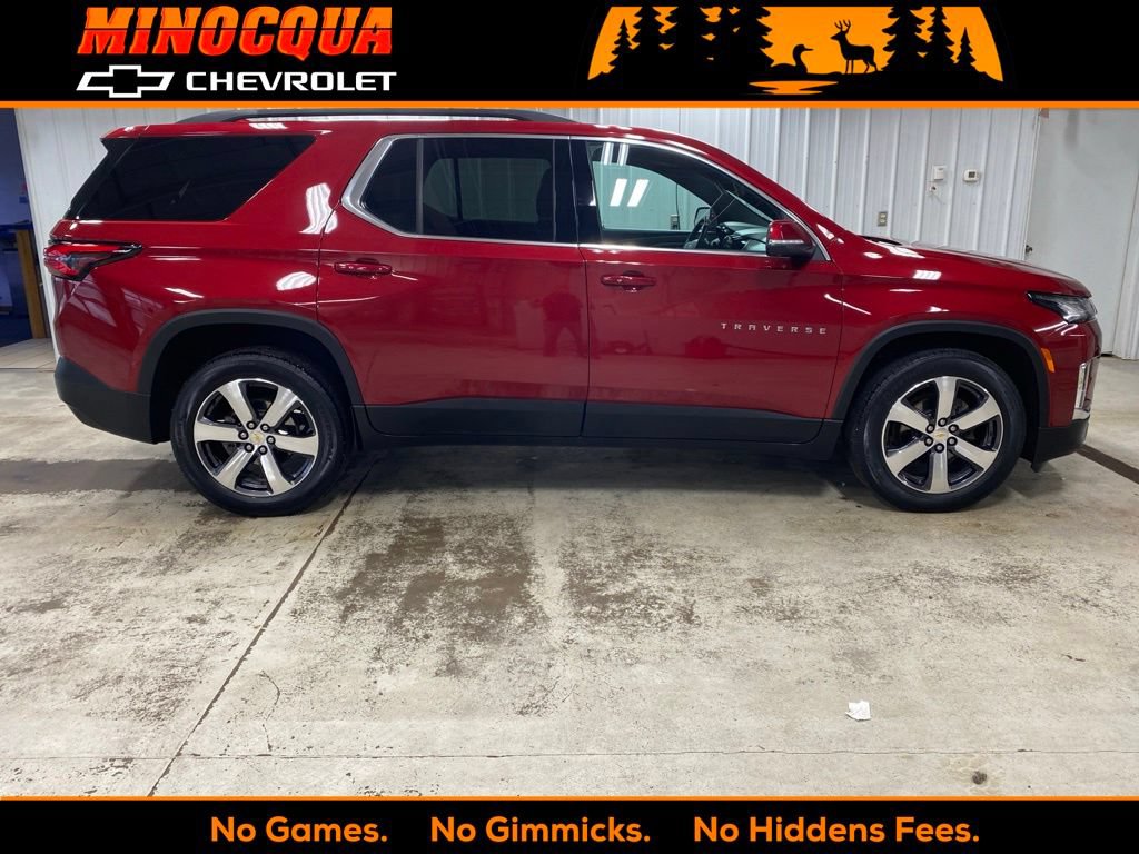 Used 2023 Chevrolet Traverse LT w/ LT Premium Package AWD/4WD image 1