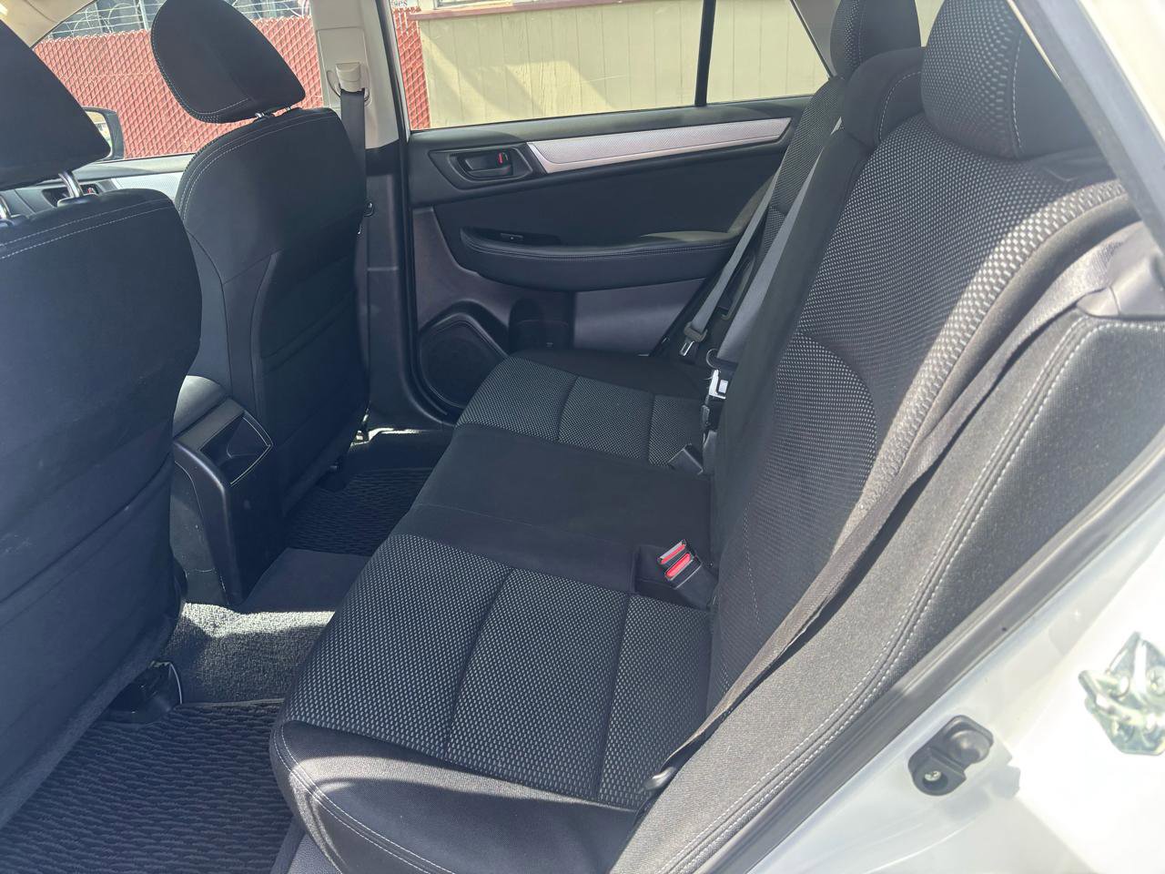 Used 2017 Subaru Outback 2.5i image 7