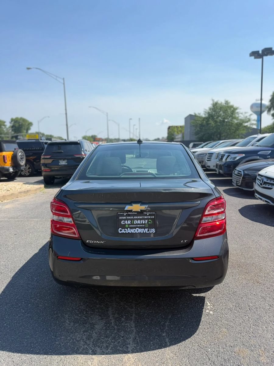 Used 2019 Chevrolet Sonic LT FWD image 4