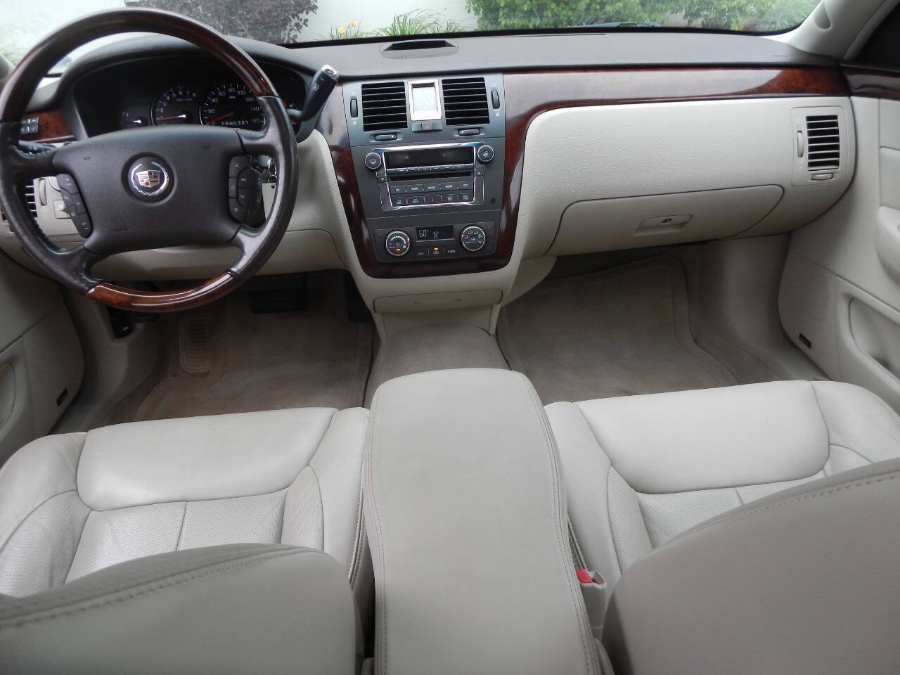 Used 2007 Cadillac DTS Luxury II FWD image 2