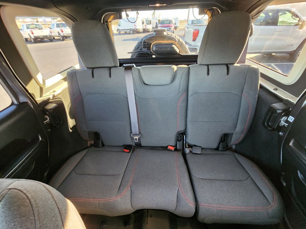 Used 2024 Jeep Wrangler Unlimited Rubicon w/ XTREMEE 35" Tire Package image 13