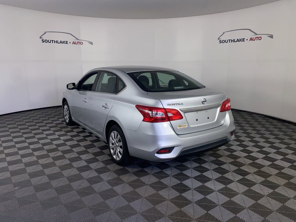 Used 2016 Nissan Sentra S image 7