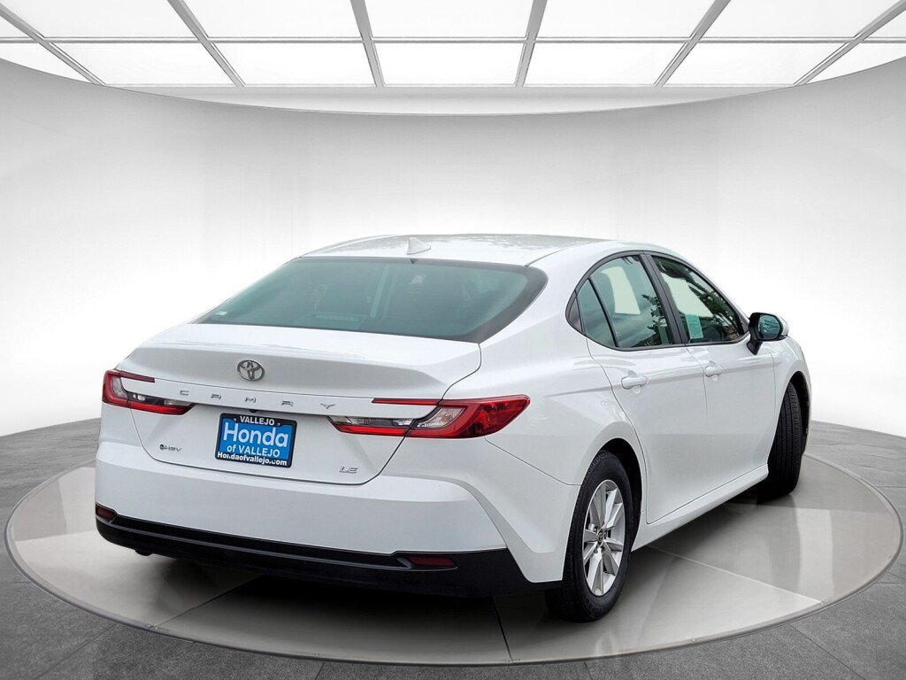 Used 2025 Toyota Camry LE FWD image 3