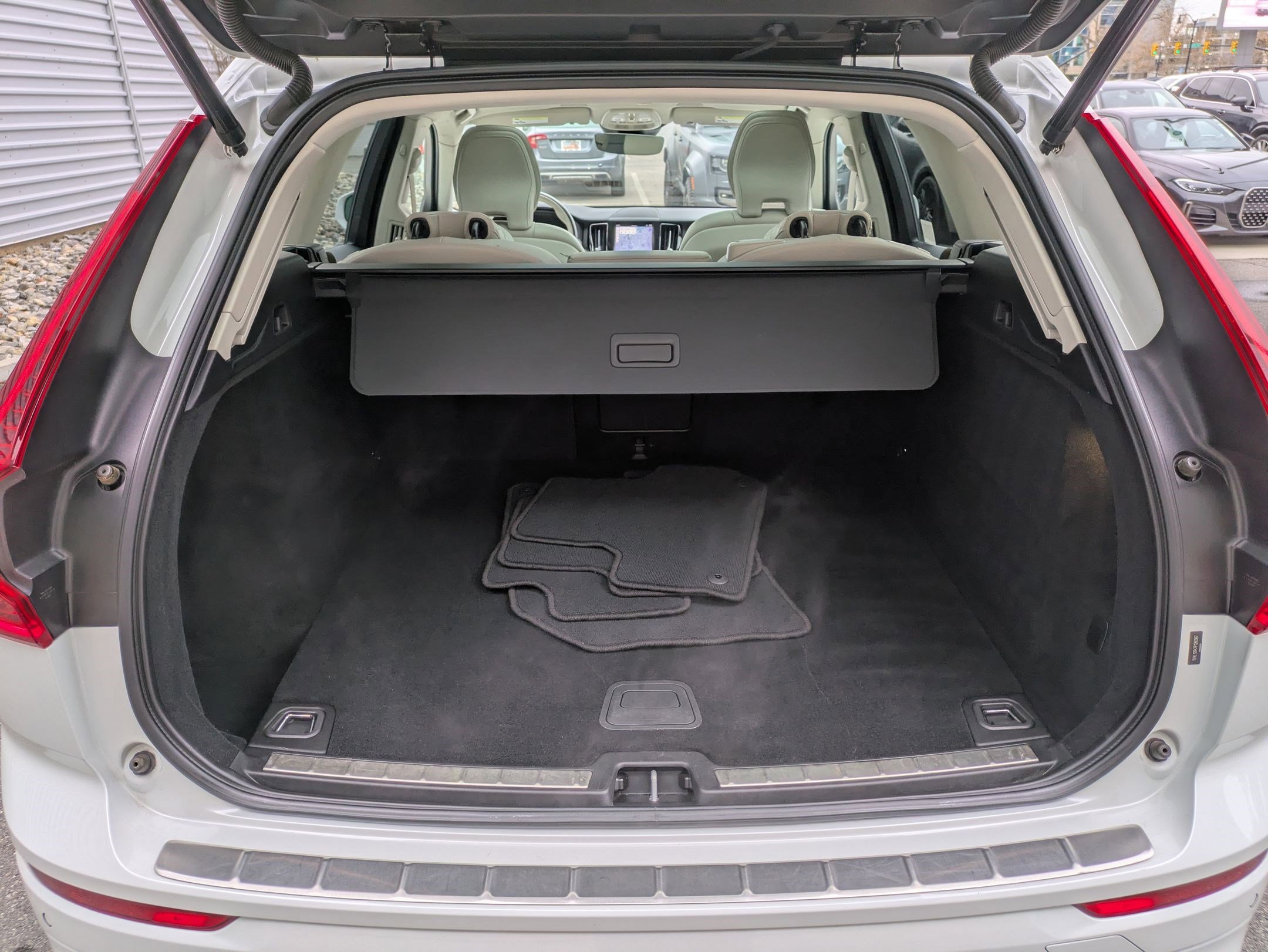 Certified 2023 Volvo XC60 B5 Core image 29