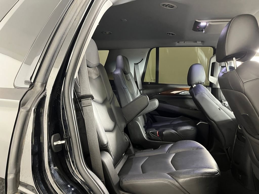Used 2020 Cadillac Escalade Premium Luxury image 15