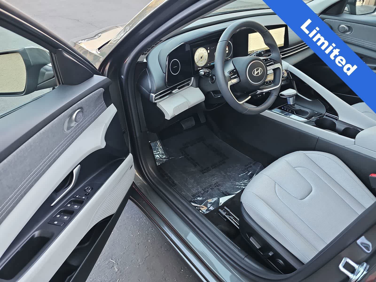 Used 2025 Hyundai Elantra Limited FWD image 10