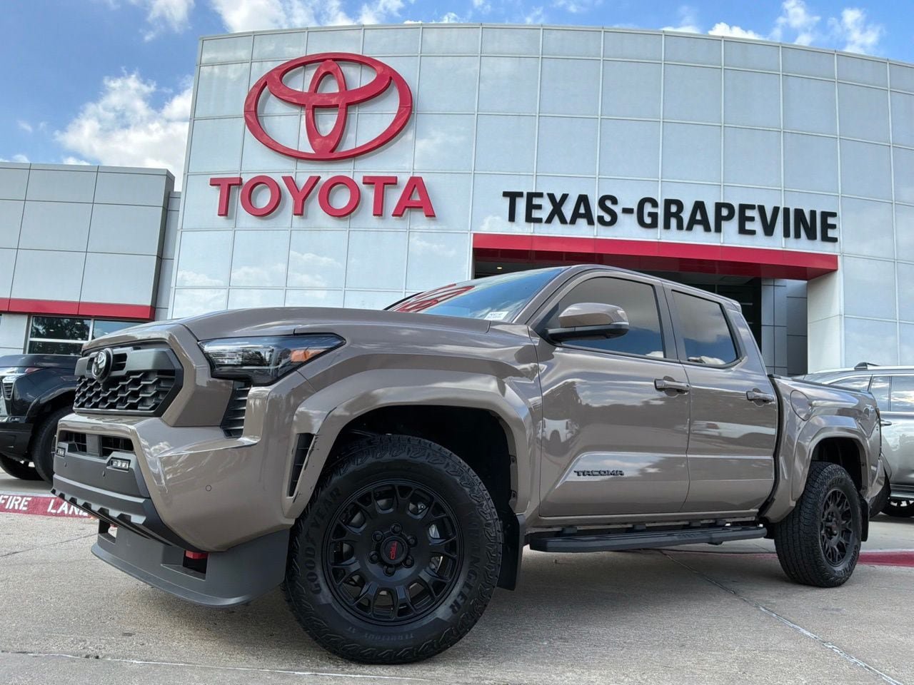 Used 2026 Toyota Tacoma TRD Sport w/ TRD Sport Premium Package RWD image 2