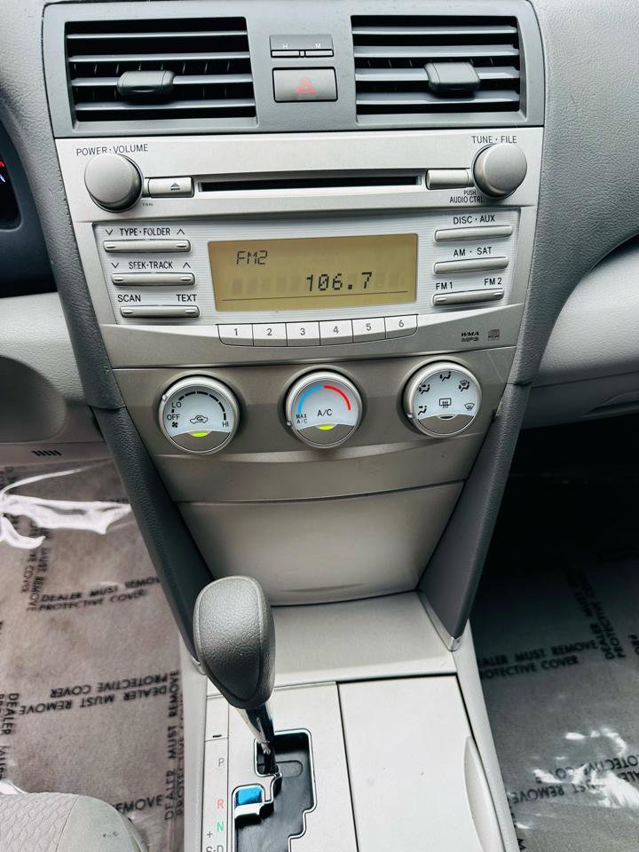 Used 2010 Toyota Camry LE FWD image 11