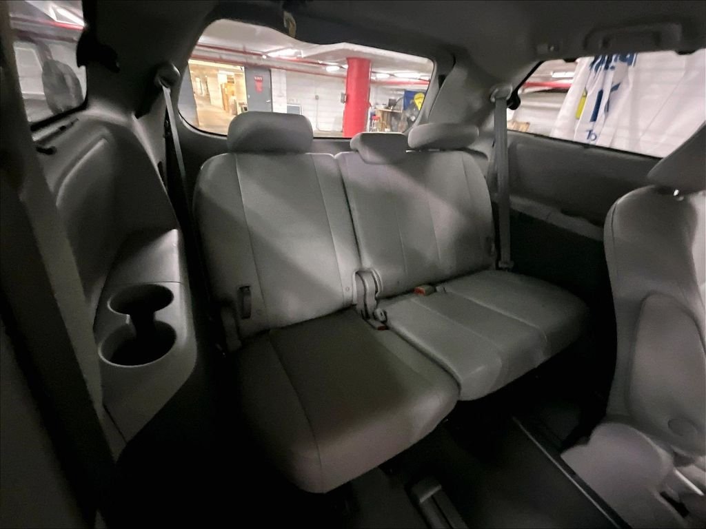 Certified 2020 Toyota Sienna XLE Premium AWD/4WD image 16