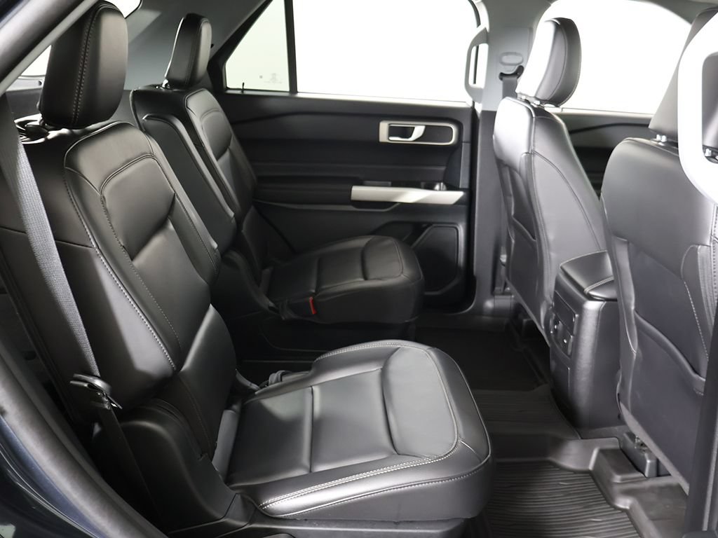 Used 2024 Ford Explorer XLT w/ Equipment Group 202A AWD/4WD image 37
