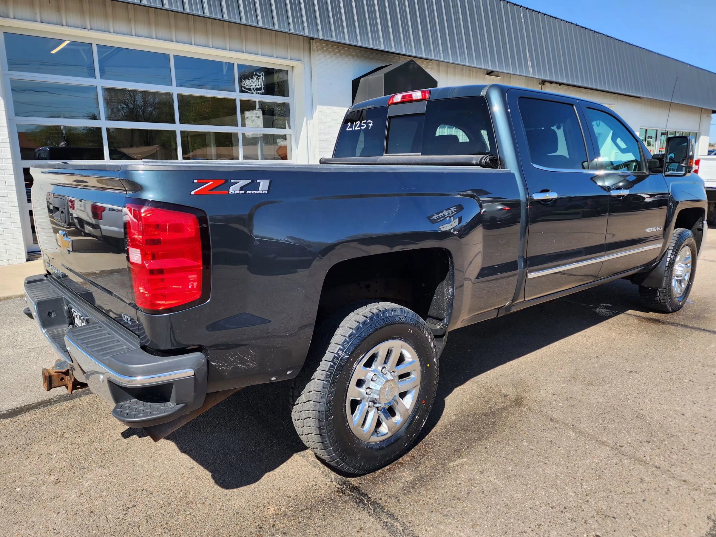 Used 2018 Chevrolet Silverado 2500 LTZ w/ LTZ Plus Package AWD/4WD image 8
