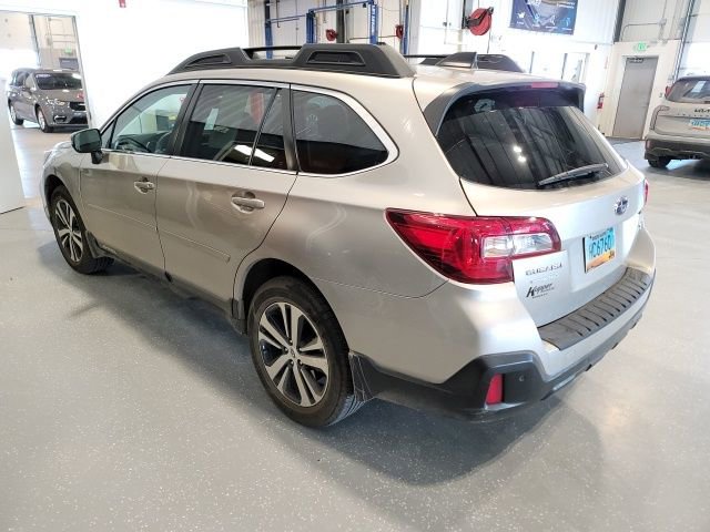 Used 2018 Subaru Outback 3.6R Limited image 4