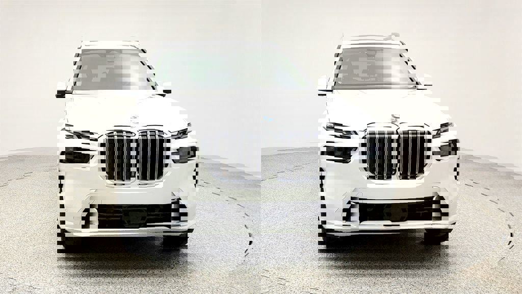 Used 2026 BMW X7 xDrive40i w/ Dynamic Handling Package image 2
