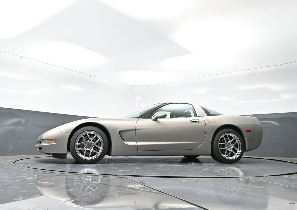 Used 2000 Chevrolet Corvette Coupe w/ Memory Pkg image 40
